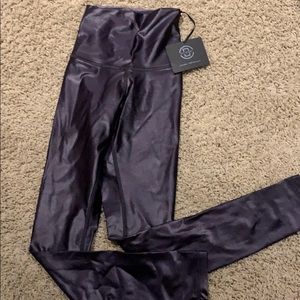 DYI high shine leggings XS brand new